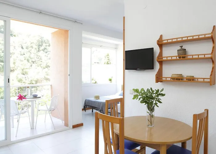 Senia Cala Canyelles Camping *